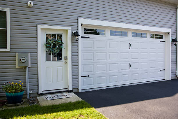24/7 Emergency Garage Door Panel Replacement experts in Powderly, TX